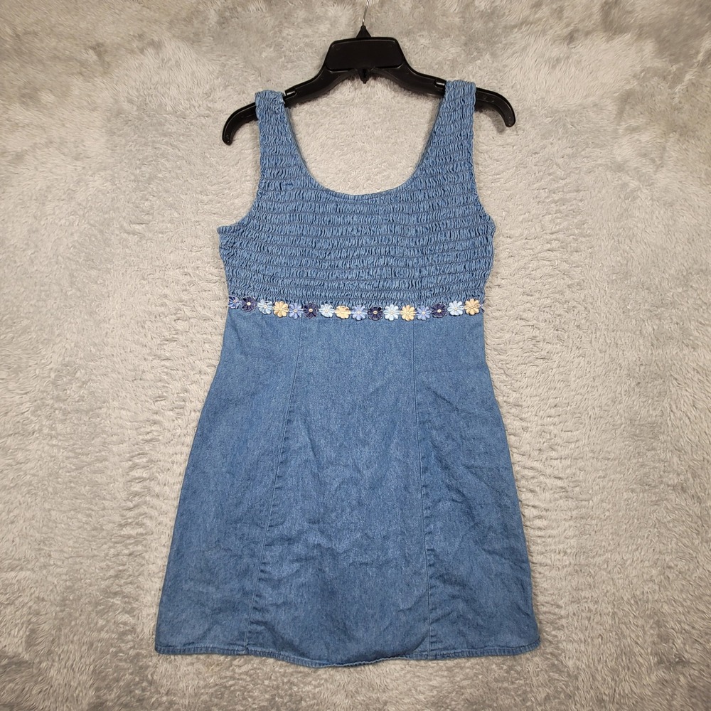 California Concepts Denim Dress Womens Size 9 Blue Flower Smocked Sleeveless